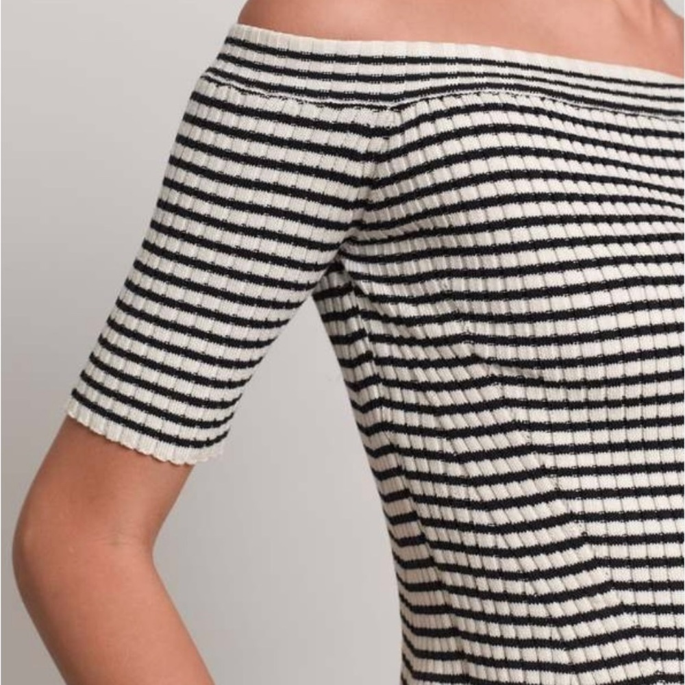 Striped Off-Shoulder Crop Top - Picture 3 of 6
